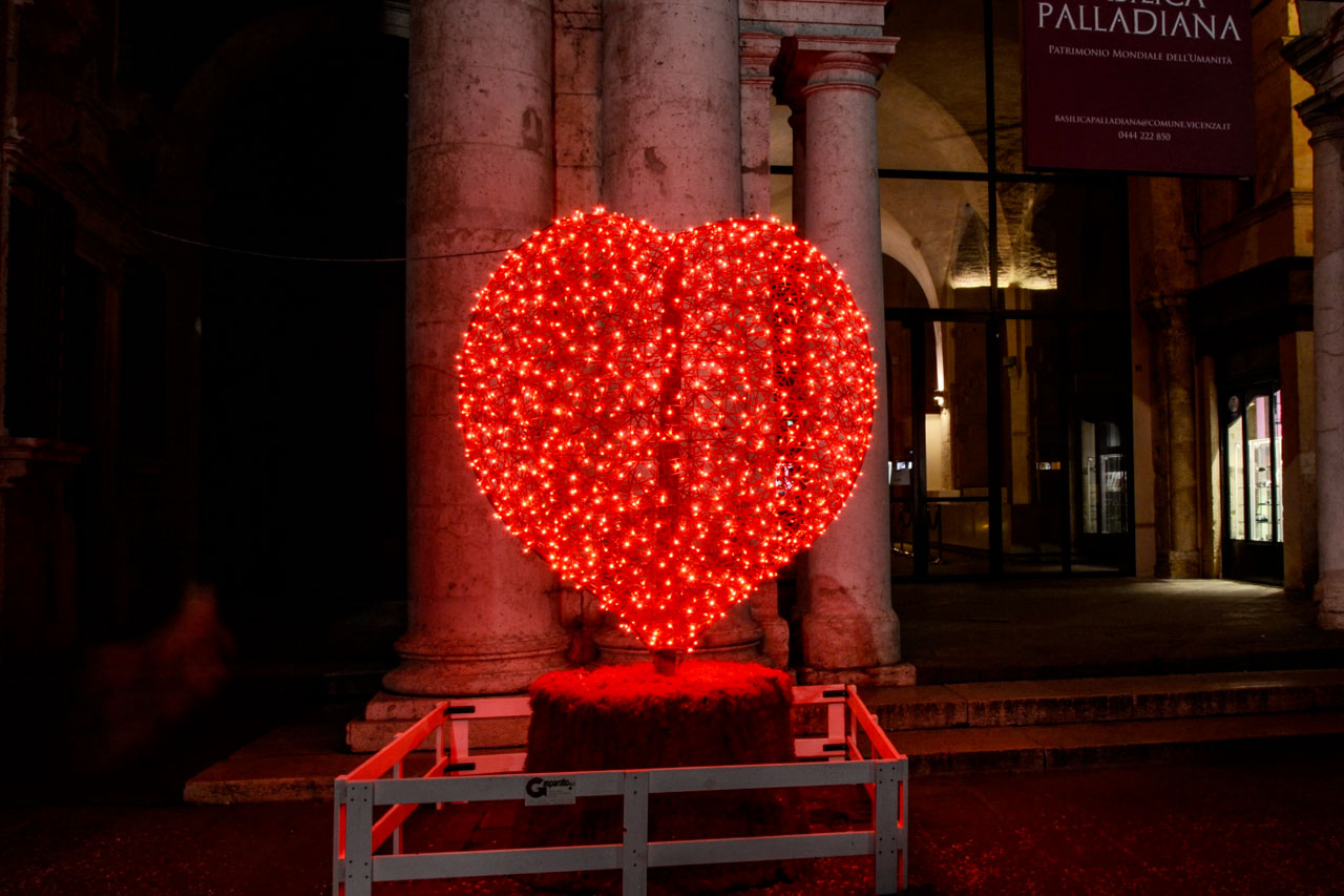 Luminarie e decorazioni luminose San Valentino